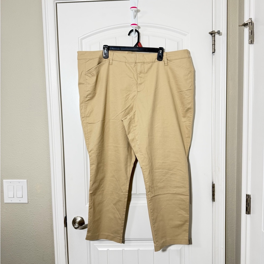 Old navy 22 pixie, beige khaki pants